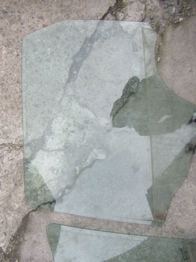 DACIA DUSTER I LIFT 2016 R. SZYBA LEWY TYŁ LEWA