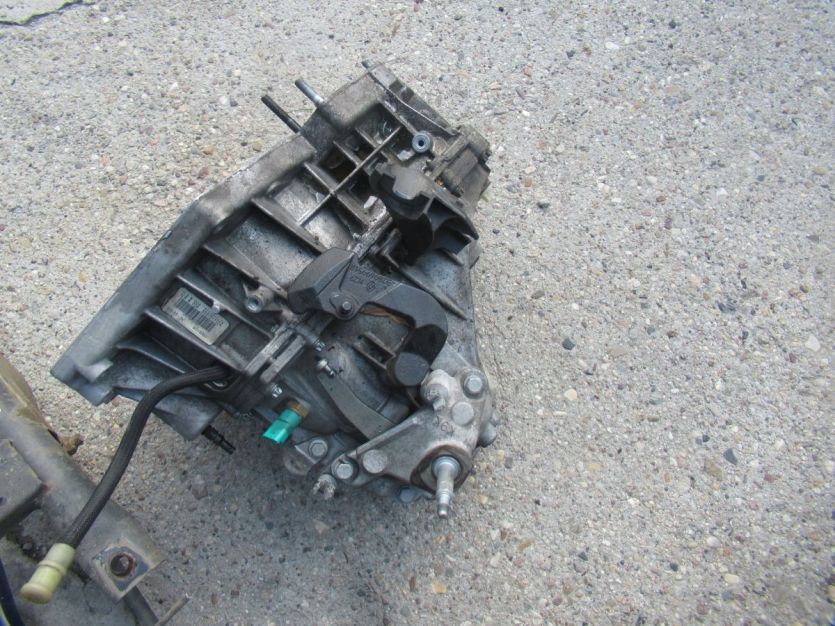 DACIA DUSTER SKRZYNIA 4X4 4WD 1.6 SCE TL8B008 TL8008 WYSYŁKA