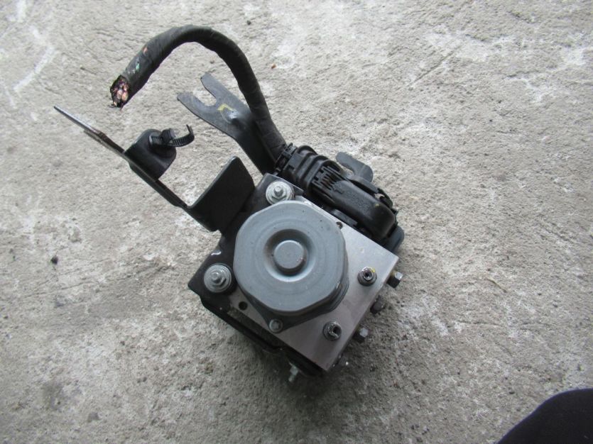 DACIA DUSTER I LIFT 1.6 16V POMPA ABS 476608845R-A