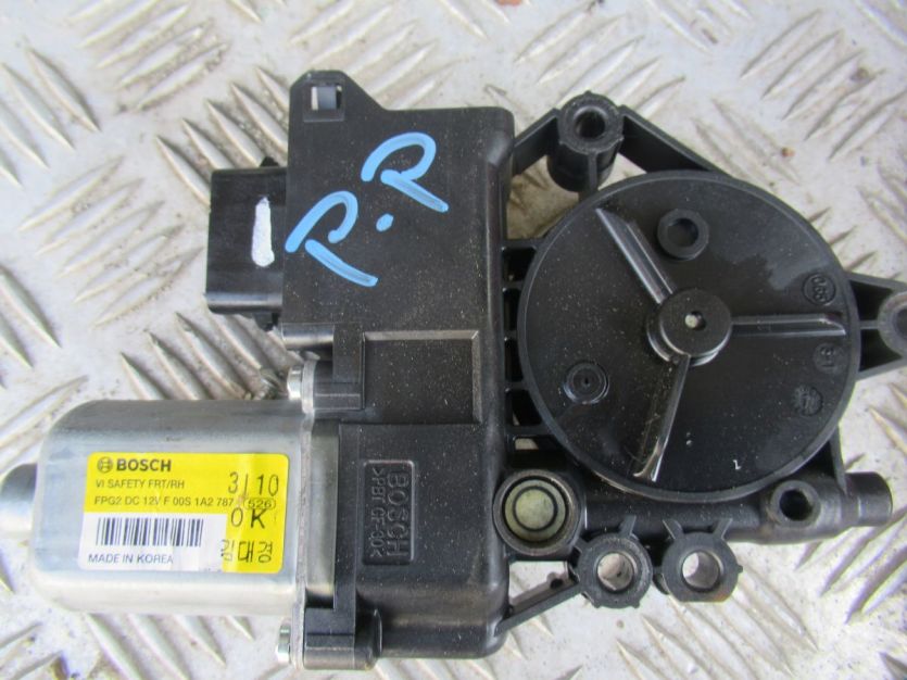 hyundai EQUUS GENESIS 2015 R. SILNICZEK SZYBY PRAWY PRZÓD