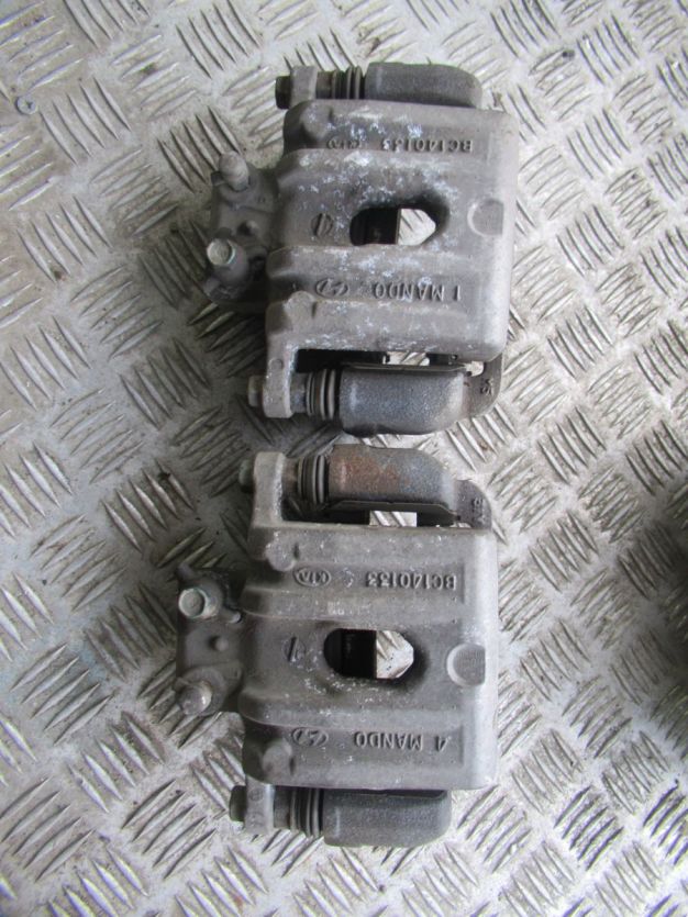 hyundai EQUUS GENESIS 2015 ZACISK HAMULCOWY PRAWY TYŁ