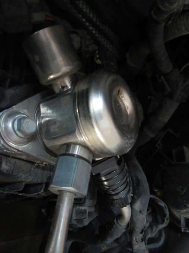 EQUUS GENESIS POMPA PALIWA 5.0 GDI V8 430 KM 35320-3F240