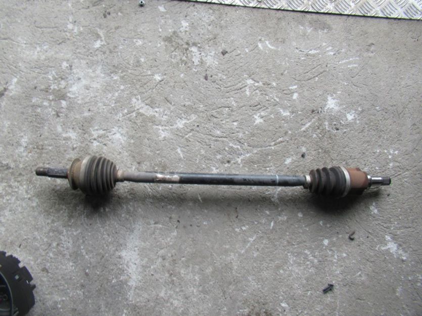 SEAT MII 1.0 PÓŁOS PRAWA 1S0407762D