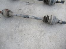 hyundai EQUUS GENESIS 2015 R. 5.0 GDI V8 PÓŁOŚ PRAWY TYŁ 49650-3M300