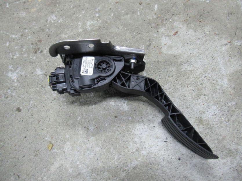SUZUKI SX4 S-CROSS LIFT 1.4 T PEDAŁ GAZU 49400-68L51