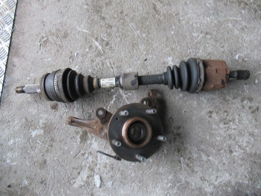 KIA CEED I 1.6 CRDI hyundai i30 zwrotnica PÓŁOS LEWA