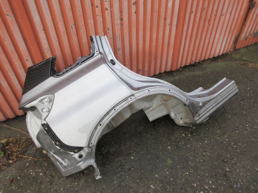 VITARA III II LIFT 4X4 BŁOTNIK PRAWY TYŁ