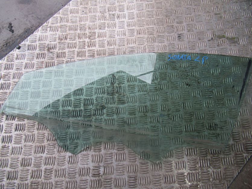 HYUNDAI SONATA HYBRID 2010-2015 2.4 SZYBA LEWY PRZÓD