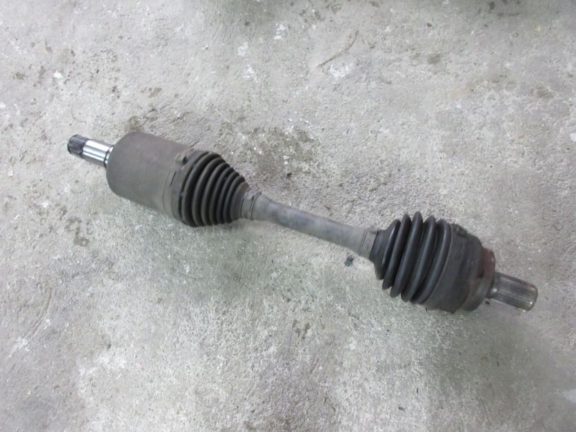 MERCEDES GLK X204 2.2 CDI PÓŁOŚ PÓŁOŚKA LEWY PRZÓD