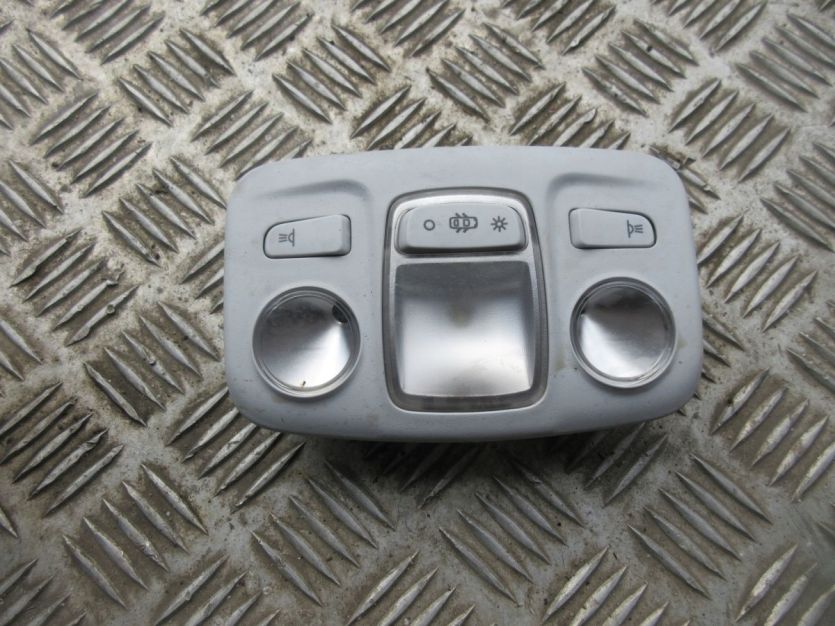 PEUGEOT 5008 II 2018 R. LAMPKA KABINY