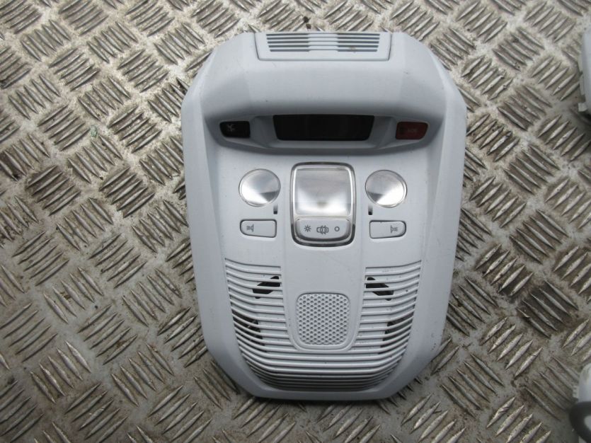 PEUGEOT 5008 II 2018 R. LAMPKA KABINY