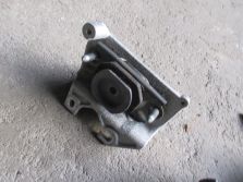 DACIA DUSTER II DUSTER 2 21 R . PODUSZKA ŁAPA SKRZYNI