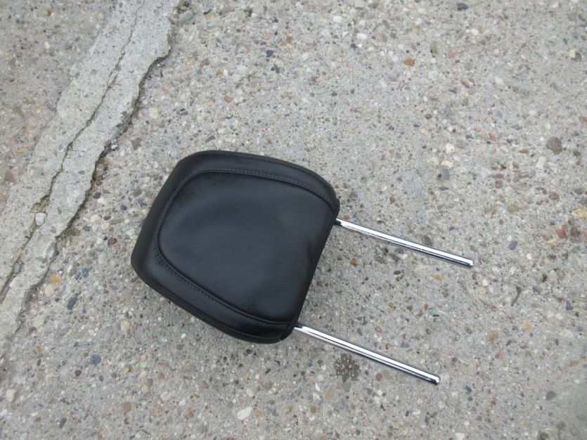 PEUGEOT 5008 II 2018 R. ZAGŁÓWEK LEWY PRZÓD