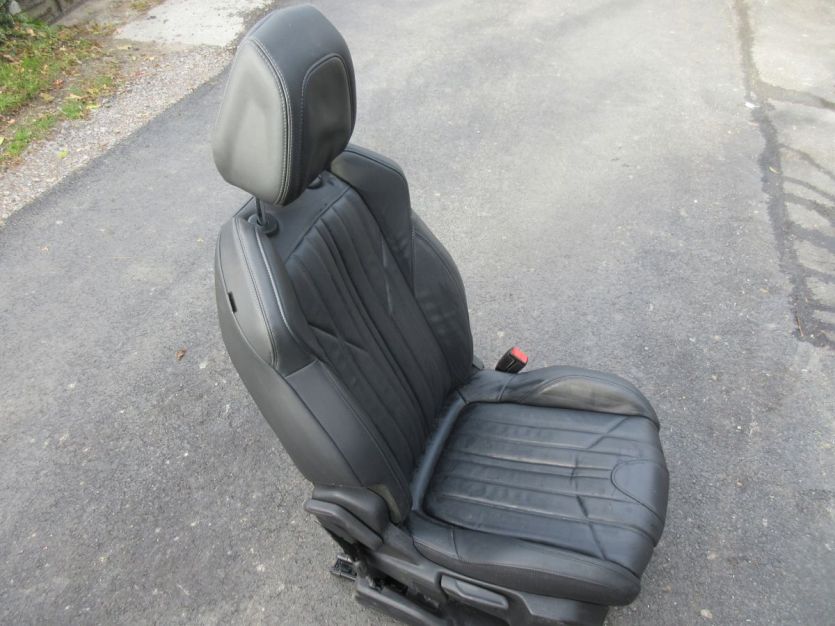 PEUGEOT 5008 II 2018 R. FOTEL PRAWY PRZÓD