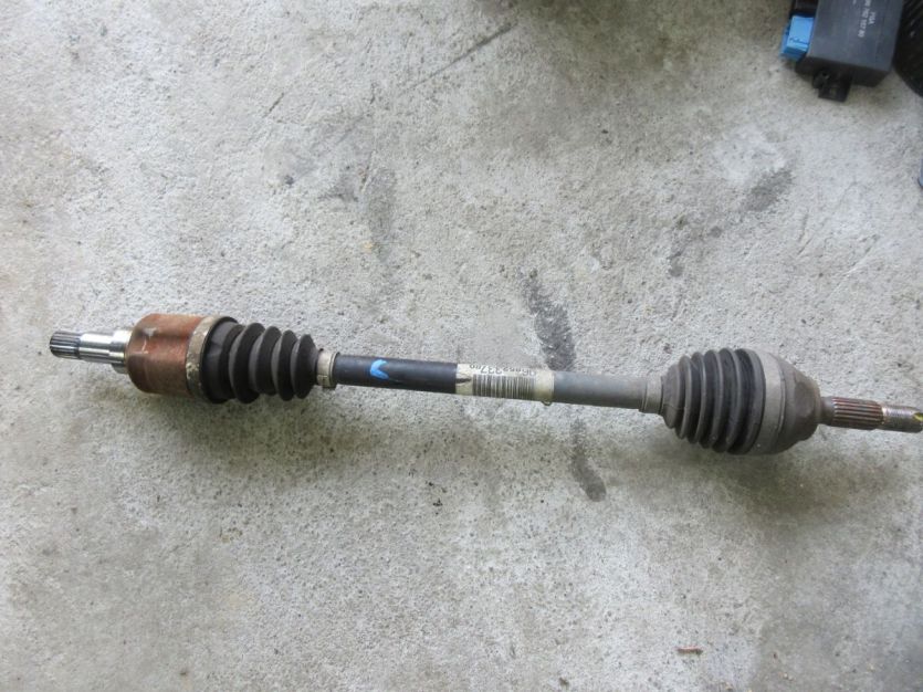 CITROEN C3 II 2011 R. 1.4 8V PÓŁOŚ LEWA 9685233780