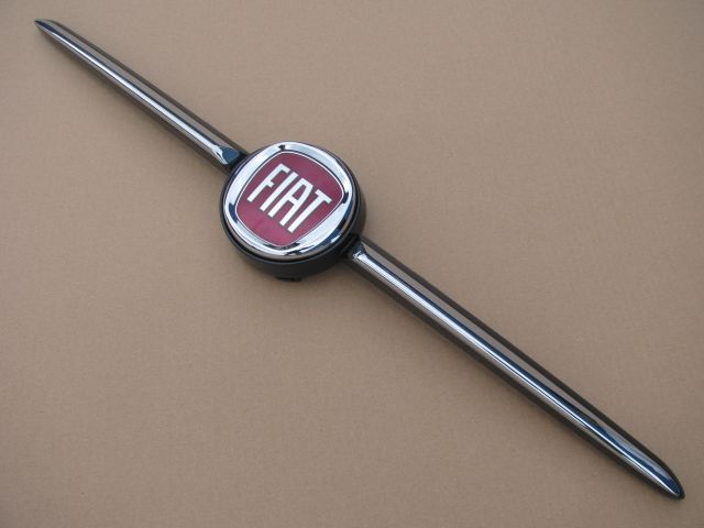 ATRAPA GRILL ZNACZEK FIAT 500 LIFT 2015-2024 BIELSKO