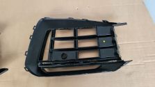 Kratka atrapa zderzaka PRZÓD LEWA VW Volkswagen Touareg III 18- 760853665J