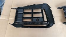 Kratka atrapa zderzaka PRZÓD PRAWA VW Volkswagen Touareg III 18- 760853666J