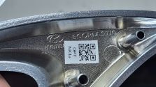 Znaczek Emblemat Logo PRZÓD Grill Hyundai Tucson IV Ciemny CHROM 86300N9010