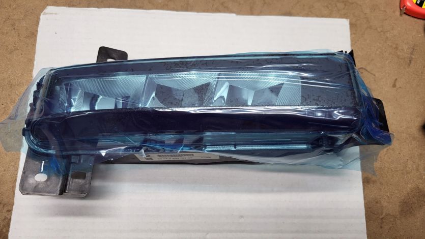 Halogen LED LEWY BMW 1 F40 2 F45 F46 3 G20 G21 X6 G06 OE 7433787 NOWY !!!