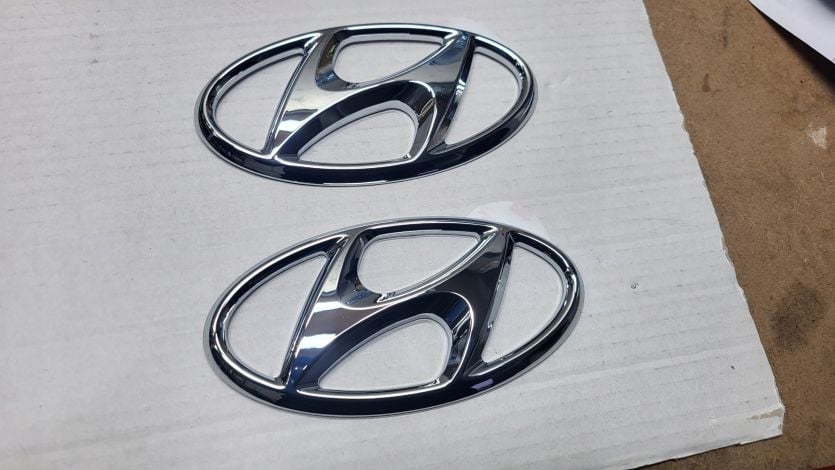 Znaczek Logo Emblemat Hyundai i30 III 17- 86320-G4200 ORYGINAŁ NOWY !!!