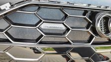 Atrapa chłodnicy GRILL Audi A4 B9 8W0 BLACK PDC QUATTRO 8W0853651EB DT NOWA