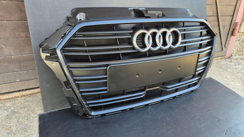 Atrapa chłodnicy GRILL Audi A3 8V LIFT 16-20 RADAR ACC OE 8V3853651AB NOWA!