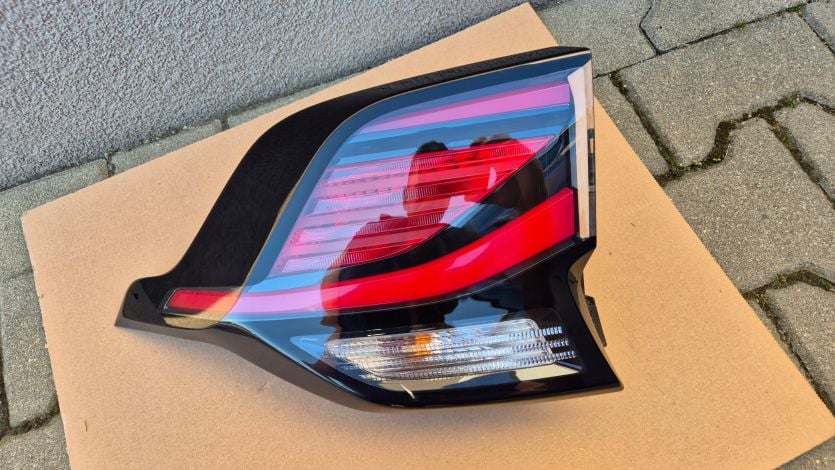 Lampa tylna LED LEWY TYŁ Kia Sportage V 5 2021- OE 92401-R2000 EUROPA ORYG.