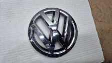 Emblemat Znaczek Logo w Grill VW Volkswagen Touran II Caddy Passat B7