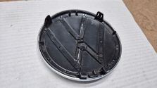 Emblemat Znaczek Logo w Grill VW Volkswagen Passat B8 2014- 3G0853601B