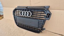 Atrapa chłodnicy GRILL PRZÓD Audi A1 8X0 10-14 OE 8X0853651 ORYG. NOWA !!!