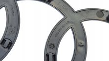 Emblemat Znaczek Logo AUDI Atrapy GRILLA Q7 2024- BIAŁY OE 4M0853605 A/B
